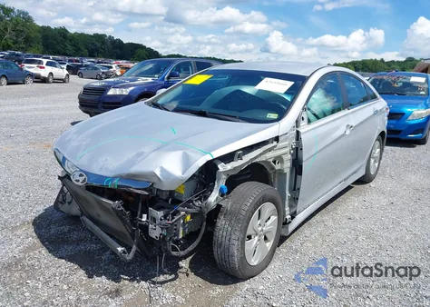 2014 Hyundai Sonata Hybrid from USA, damaged, VIN KMHEC4A4XEA116518